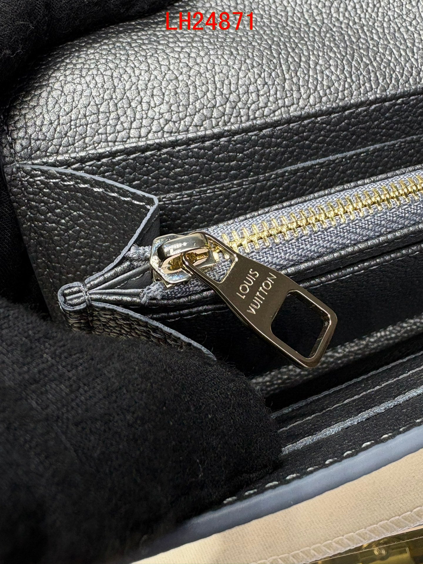 Louis Vuitton Sarah Wallet Ski collection