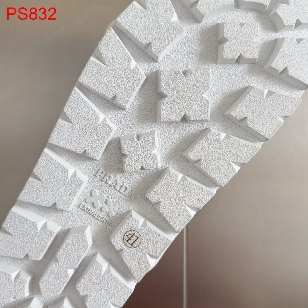 Prada Men leather slides