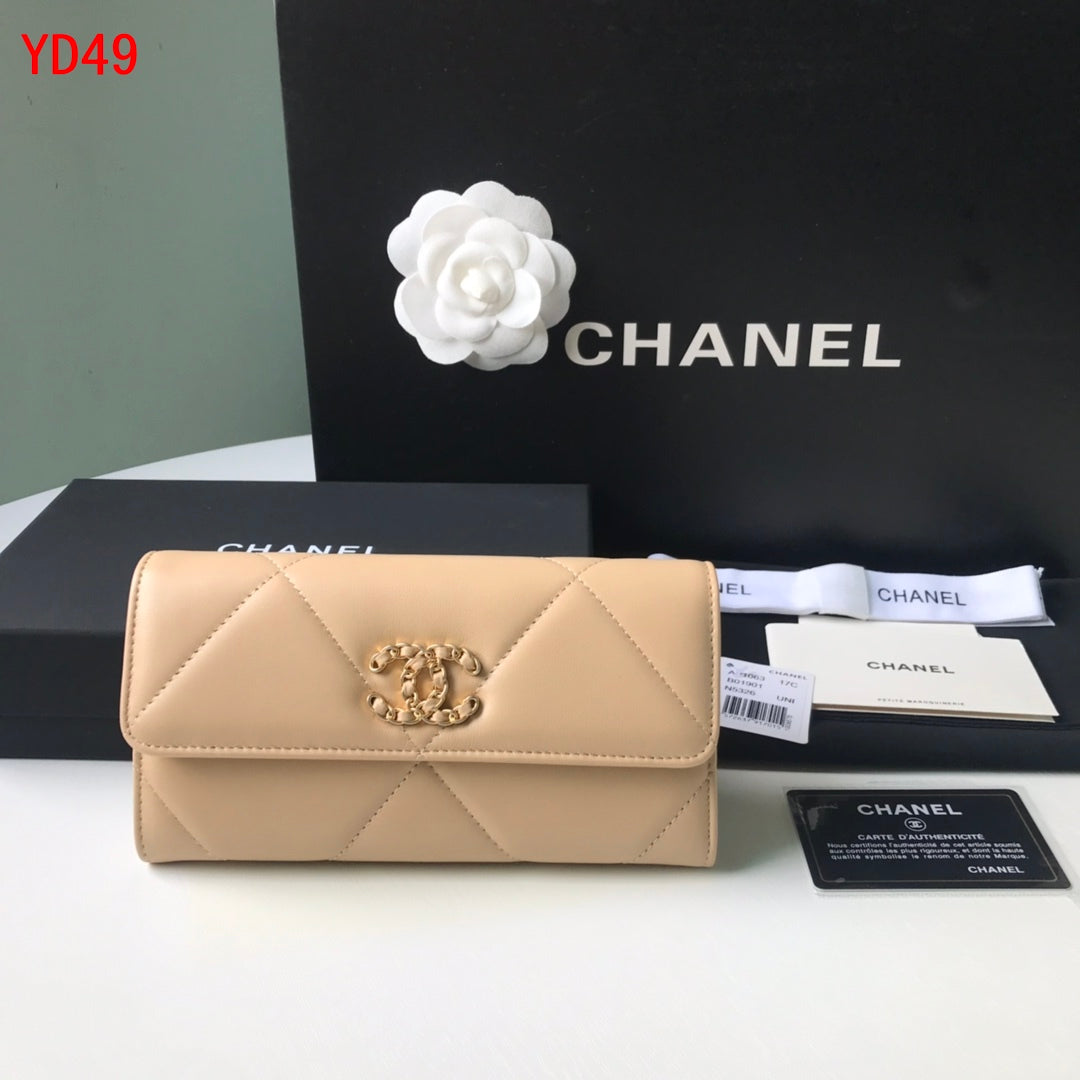 Chanel 19 Wallet