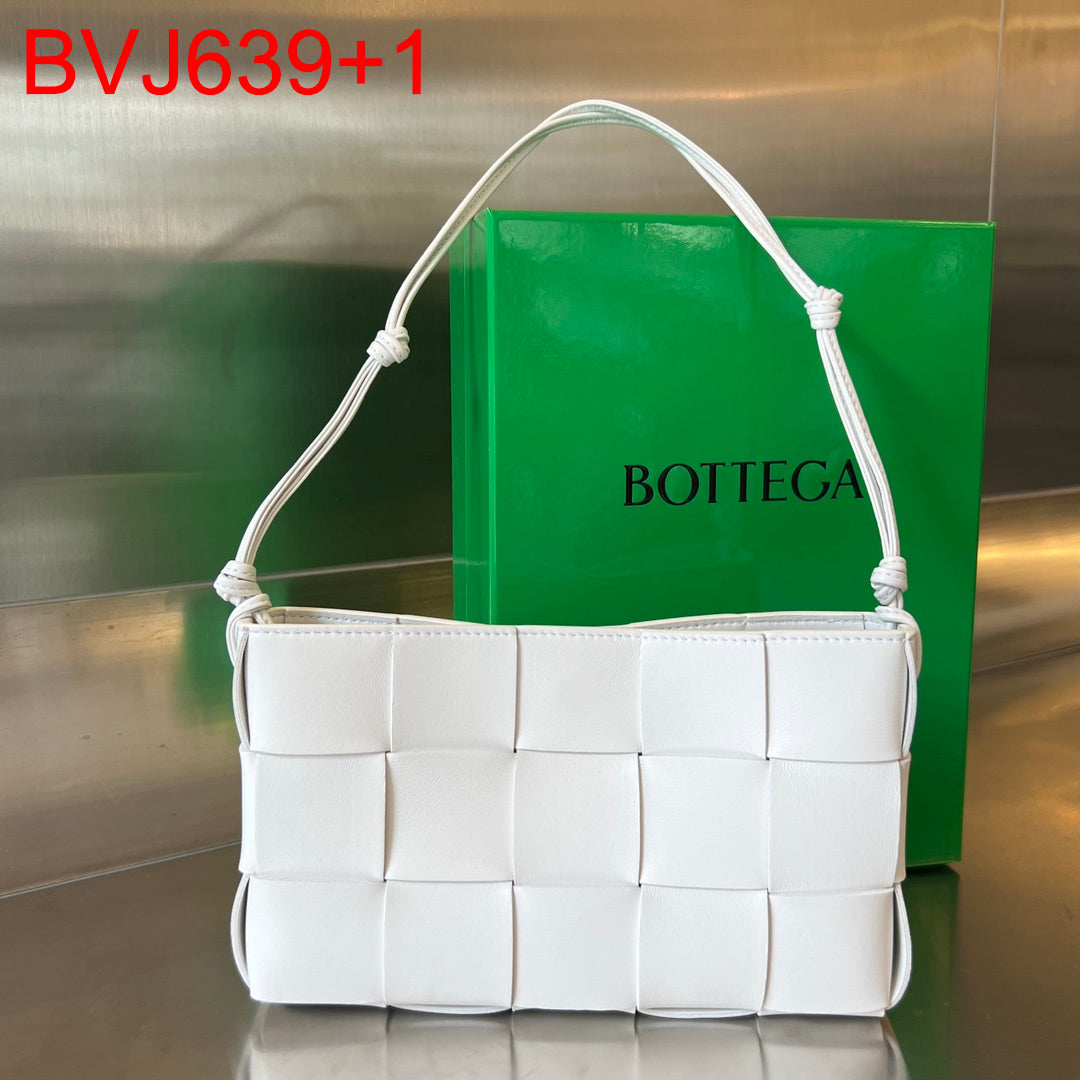 Bottega Veneta Cassette Pouch On Strap