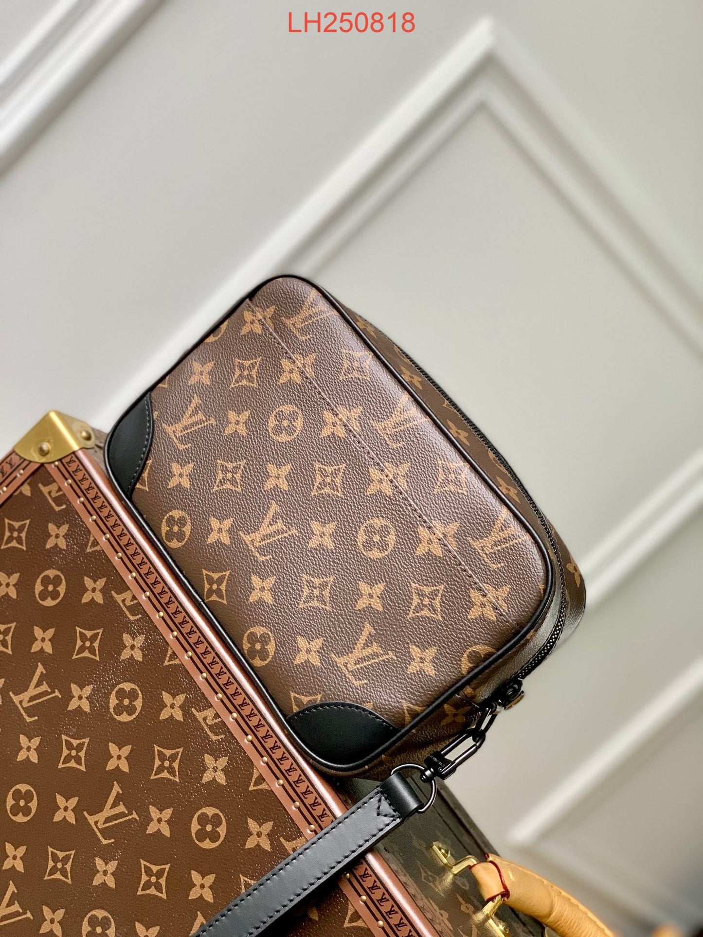 Louis Vuitton Pochette Kasai