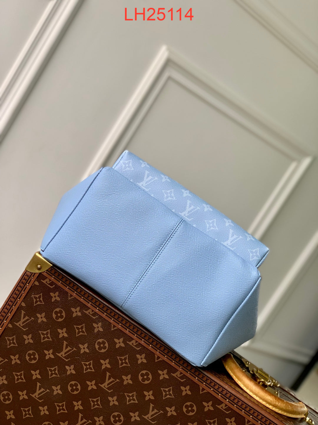 Louis Vuitton Discovery Backpack PM Taiga leather