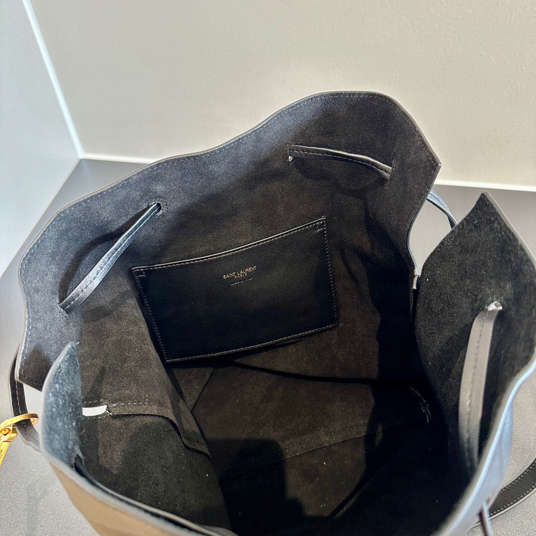 YSL PARIS VII POCHON IN LAMBSKIN