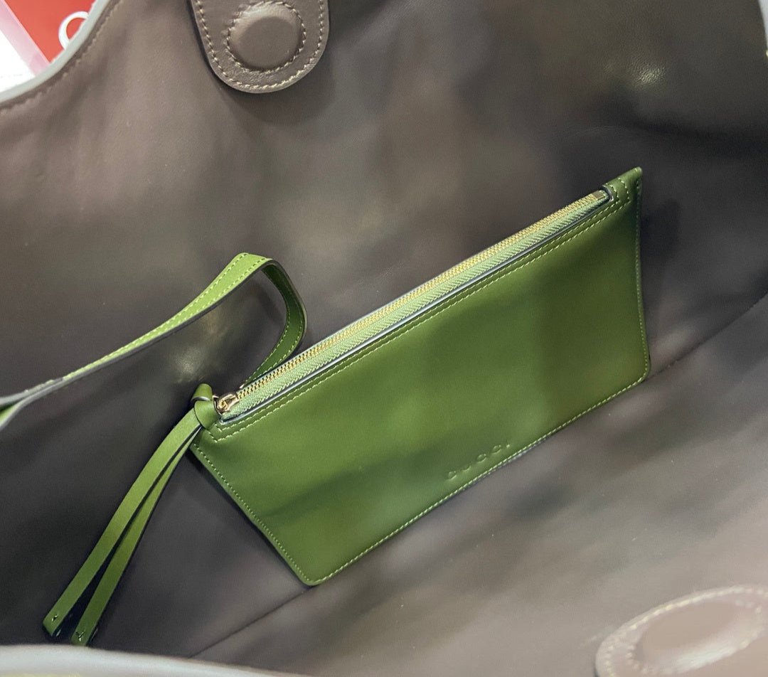 Gucci Medium Shoulder Suede bag