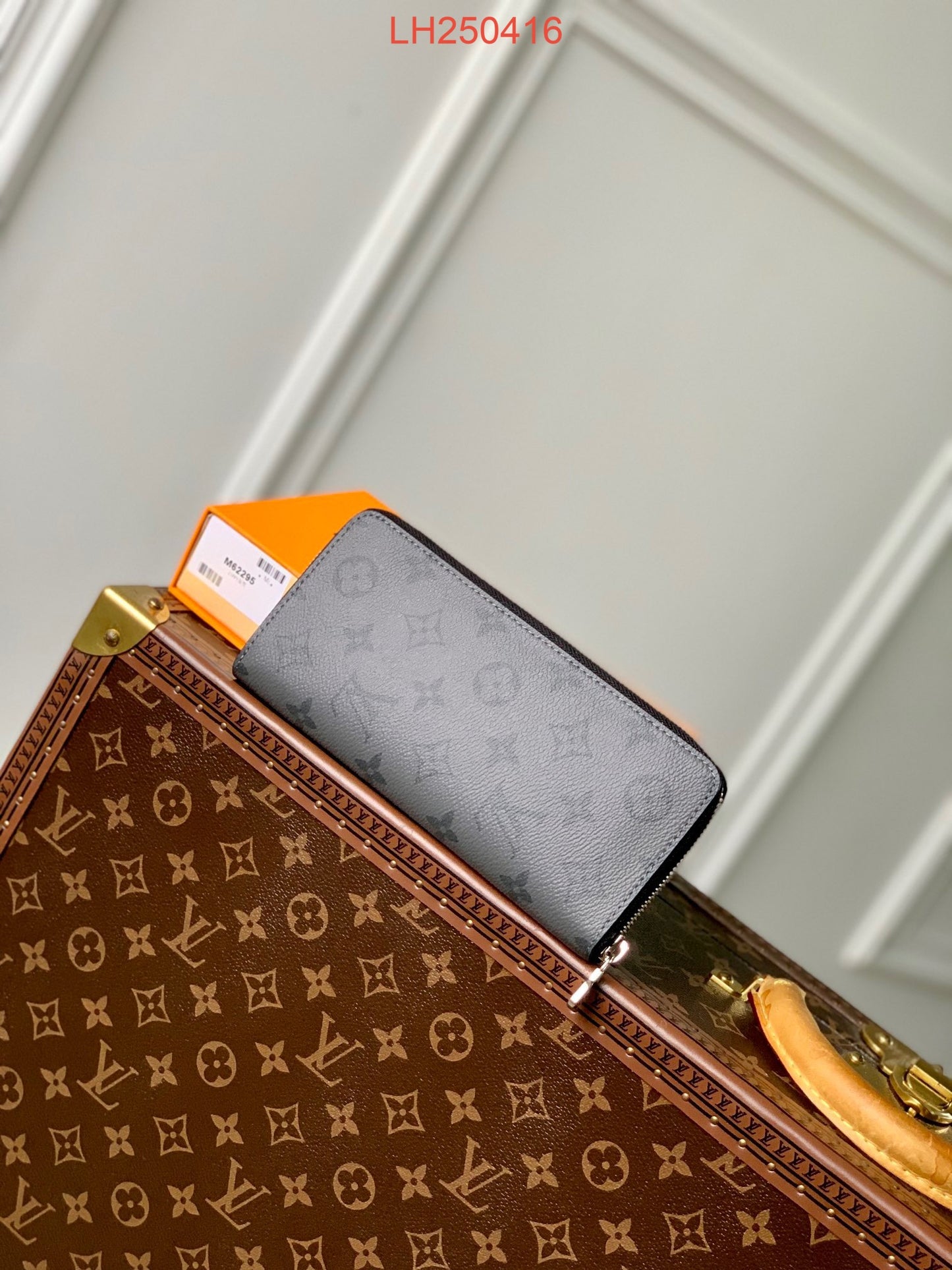 Louis Vuitton Zippy Wallet Vertical Monogram Eclipse
