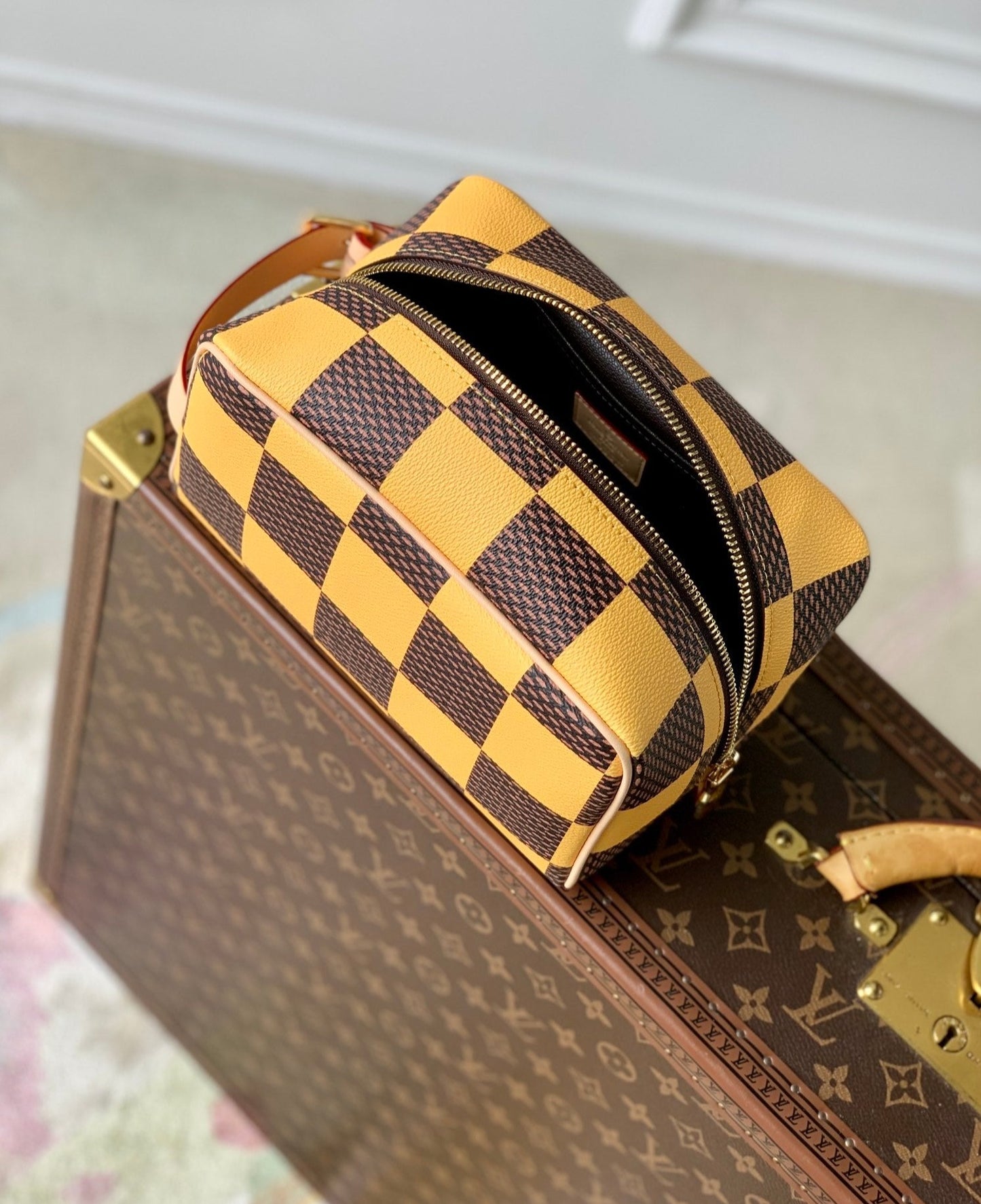 Louis Vuitton Locker Dopp Kit Damier Pop Damier