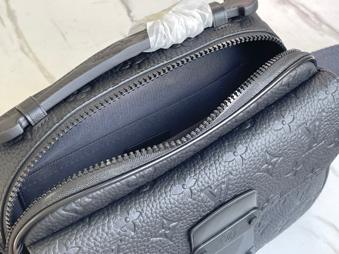 Louis Vuitton S lock Messenger bag