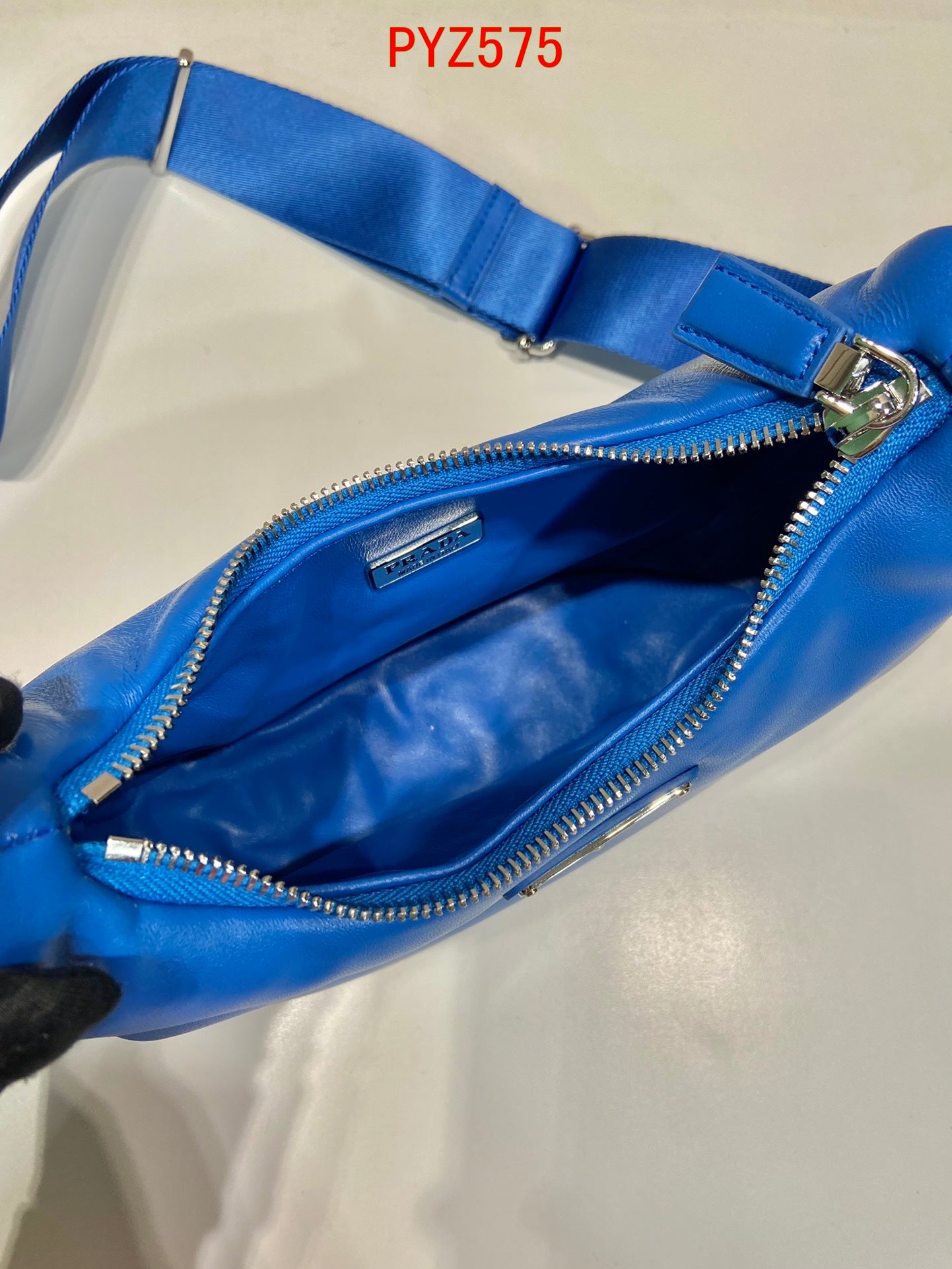Prada Re-Edition 2005 Saffiano leather bag