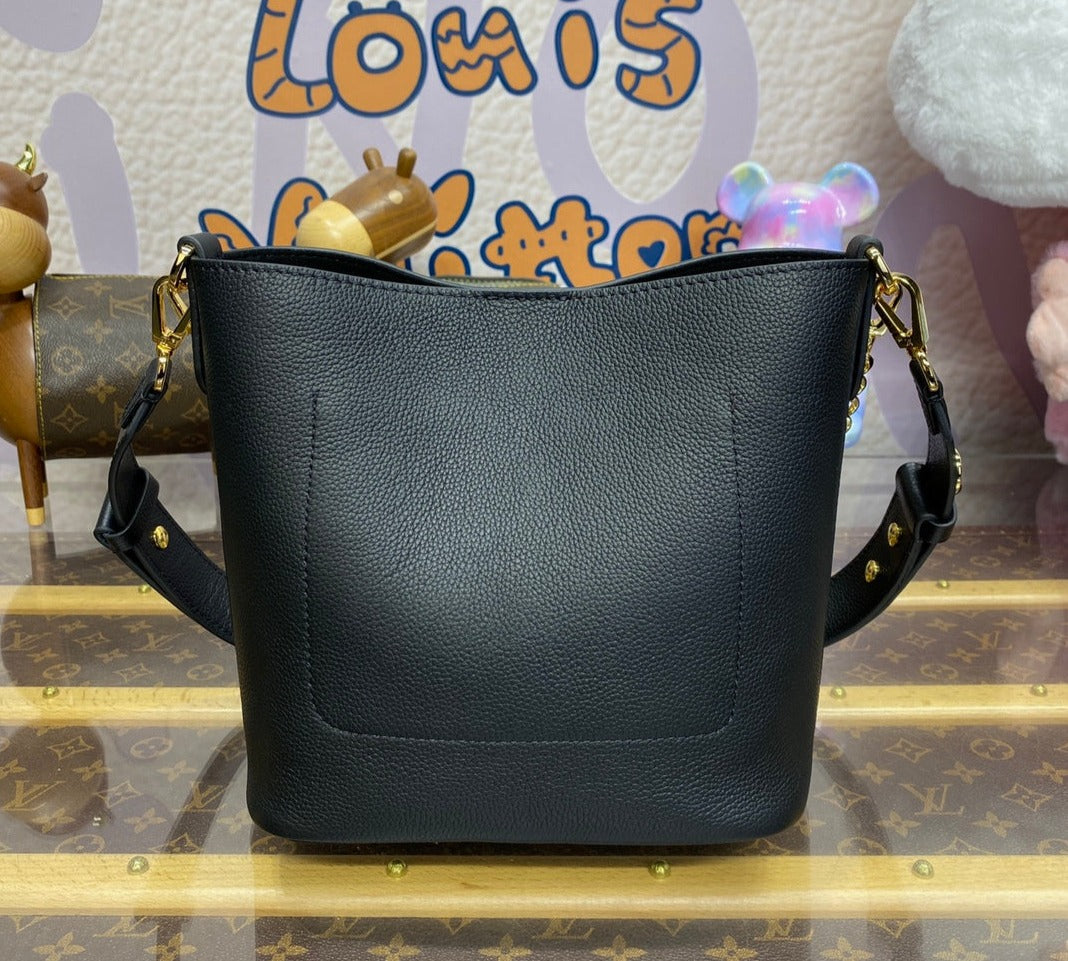 Louis Vuitton Lock and Walk