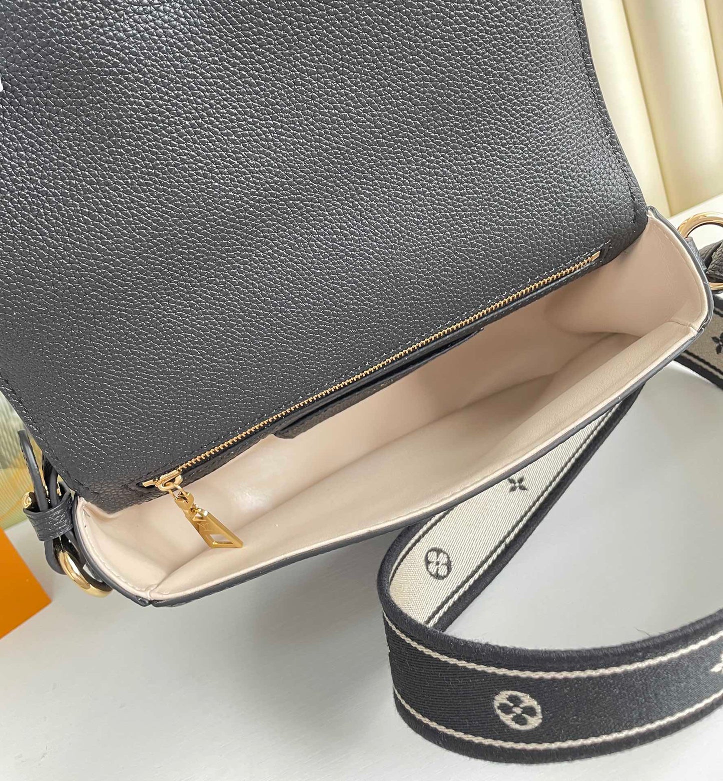 Louis Vuitton Pont 9 Soft MM