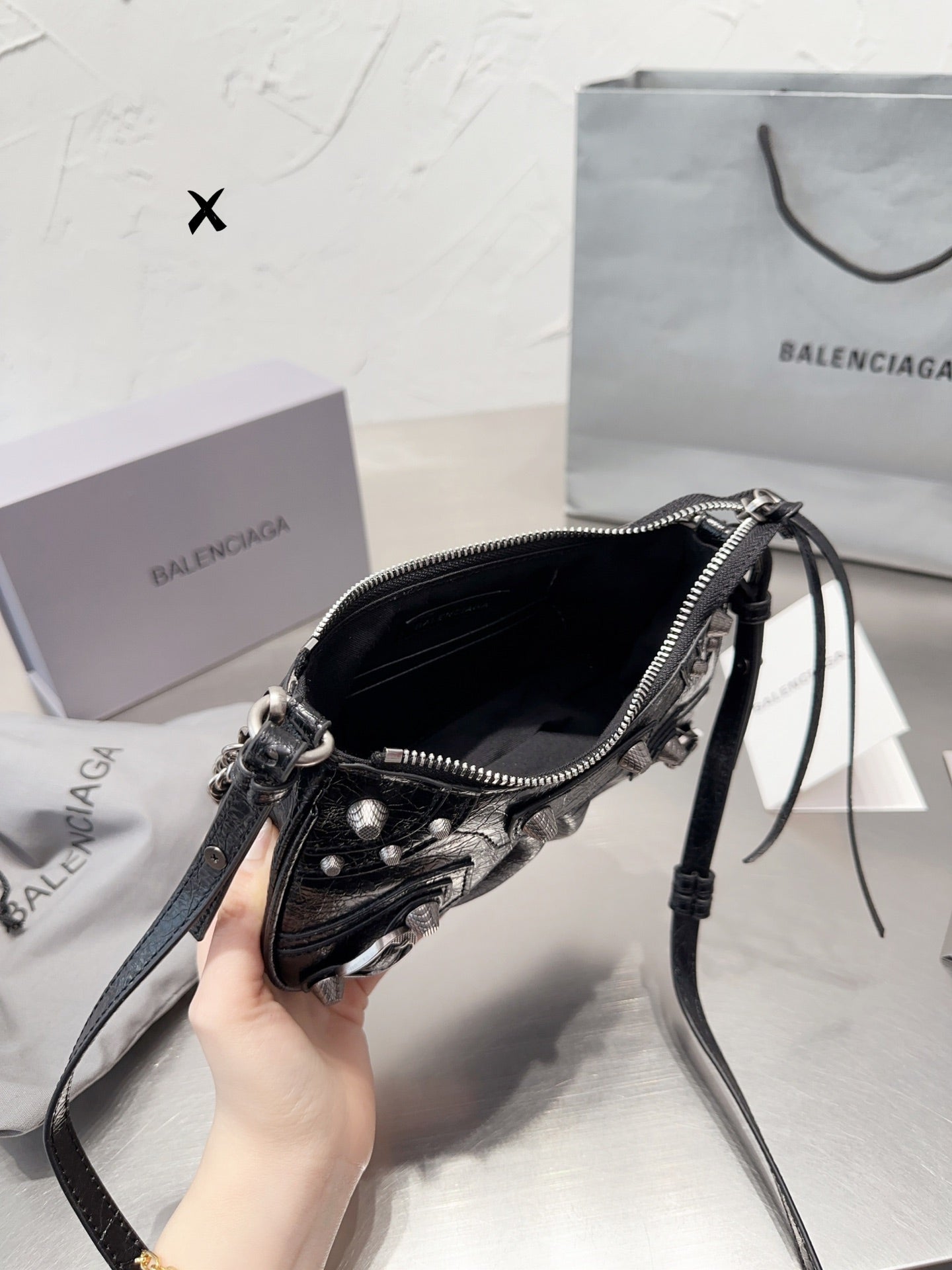 Balenciaga Le Cagole xs shoulder bag
