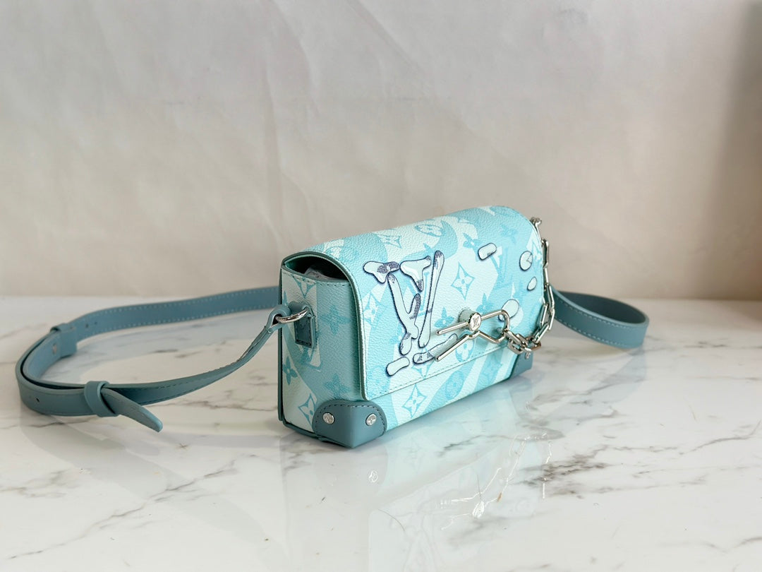 Louis Vuitton Steamer Wearable Wallet