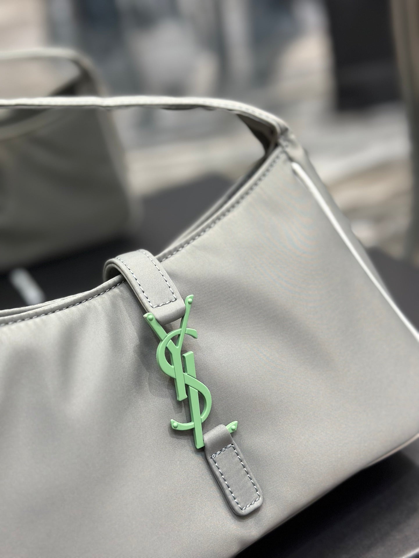 YSL LE 5 A 7 nylon