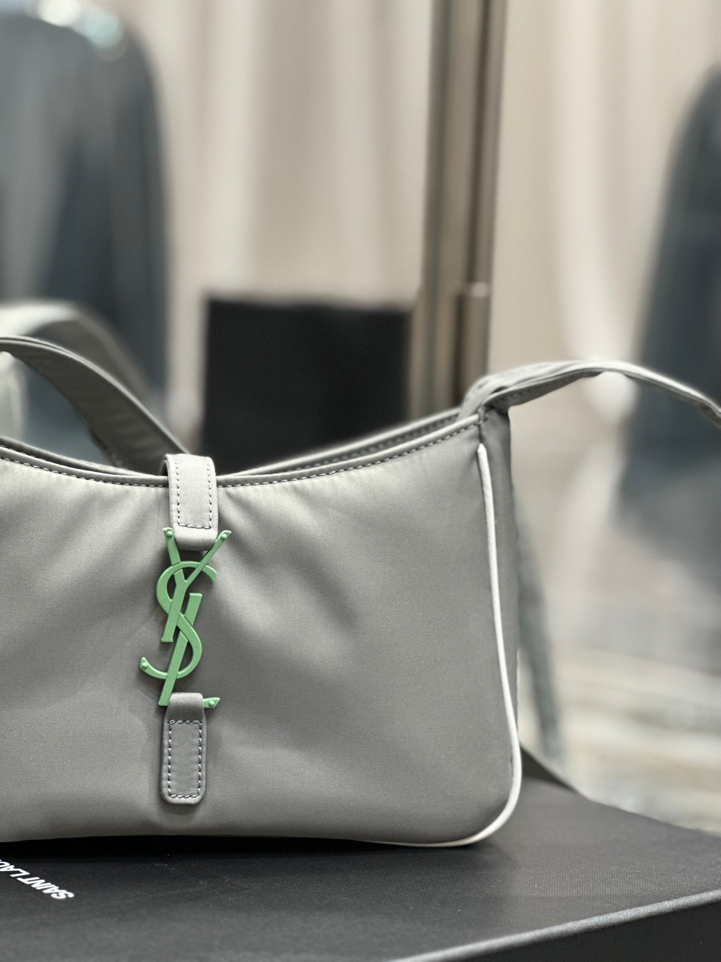 YSL LE 5 A 7 nylon
