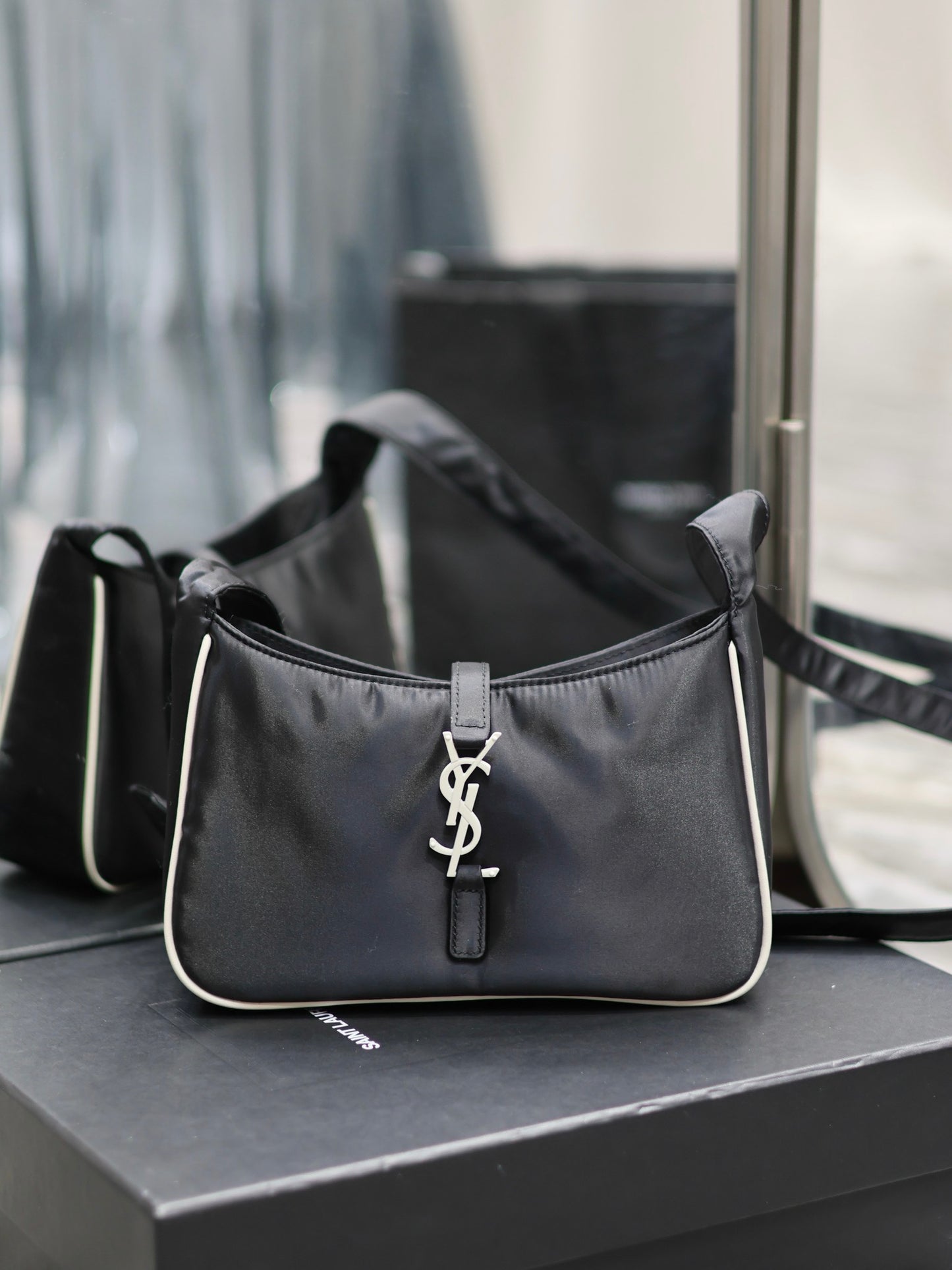 YSL LE 5 A 7 nylon