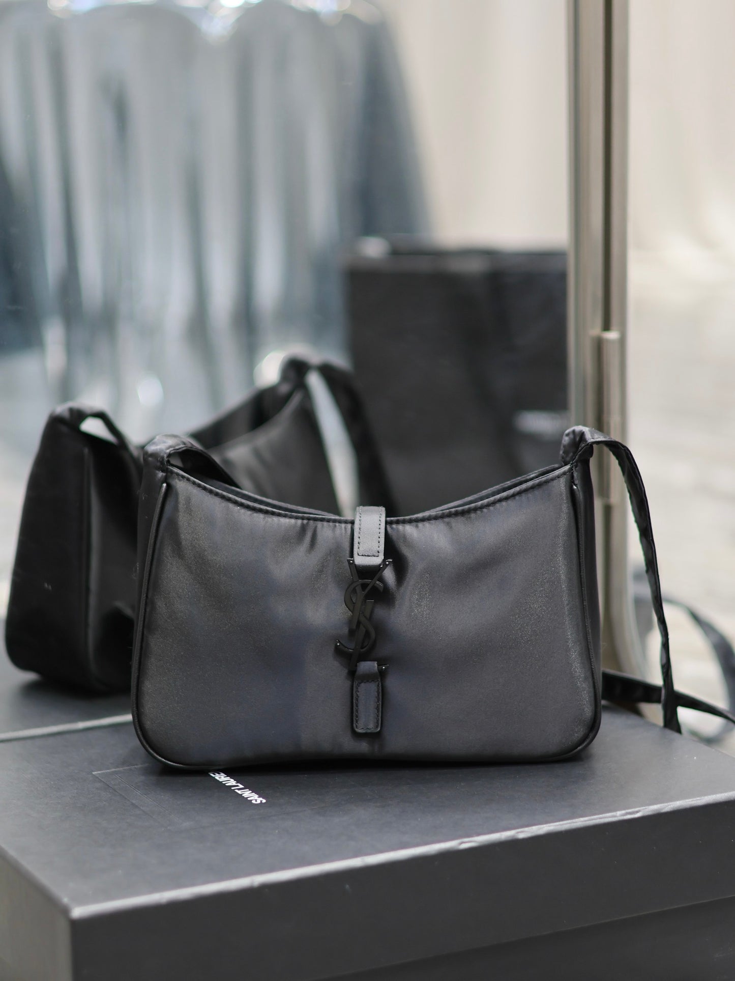 YSL LE 5 A 7 nylon