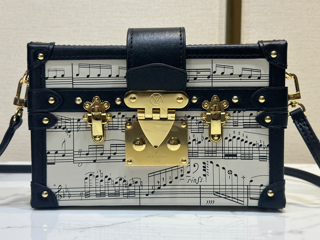 Louis Vuitton Petite Malle