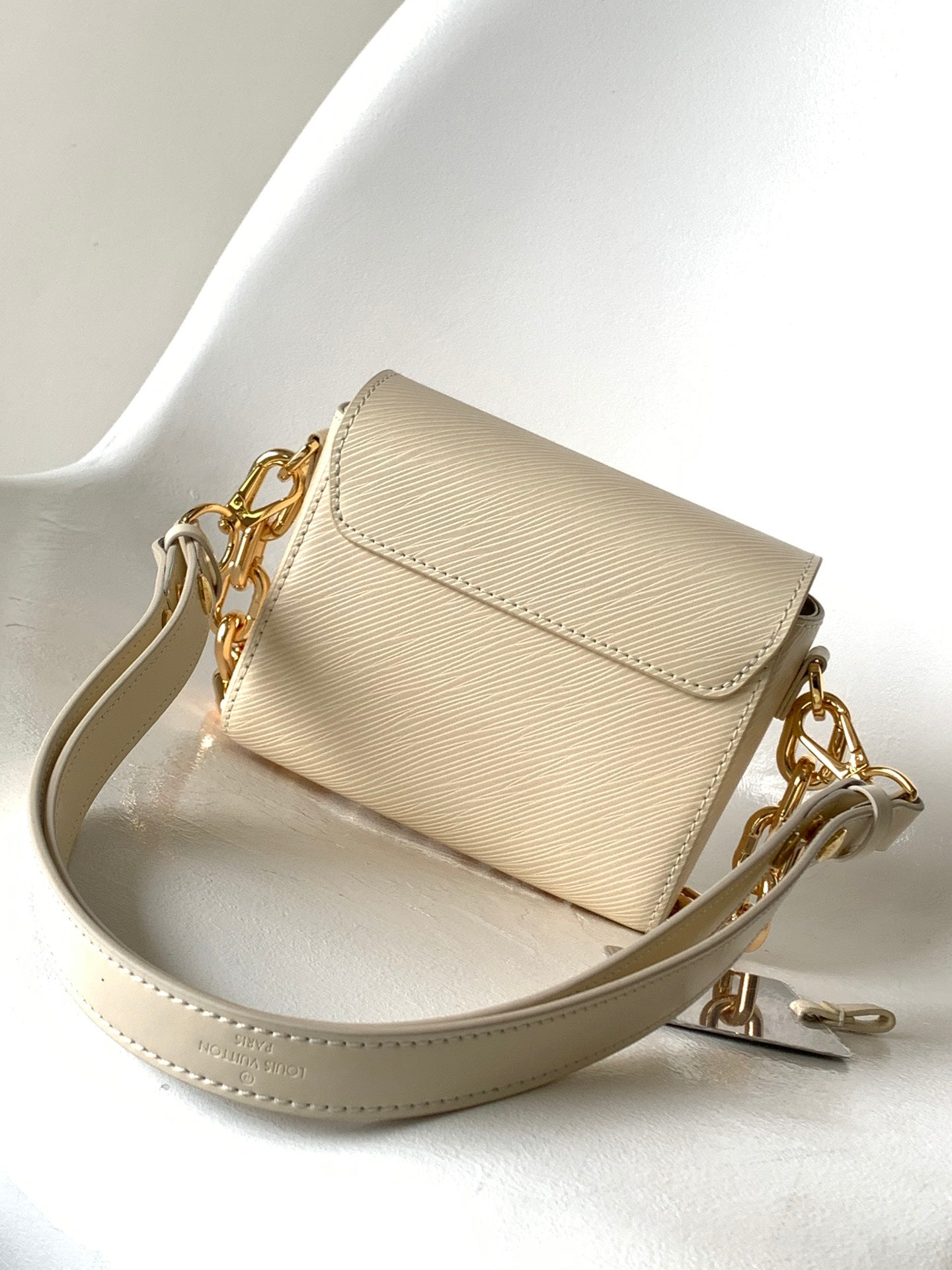 Louis Vuitton Twist Lock XL