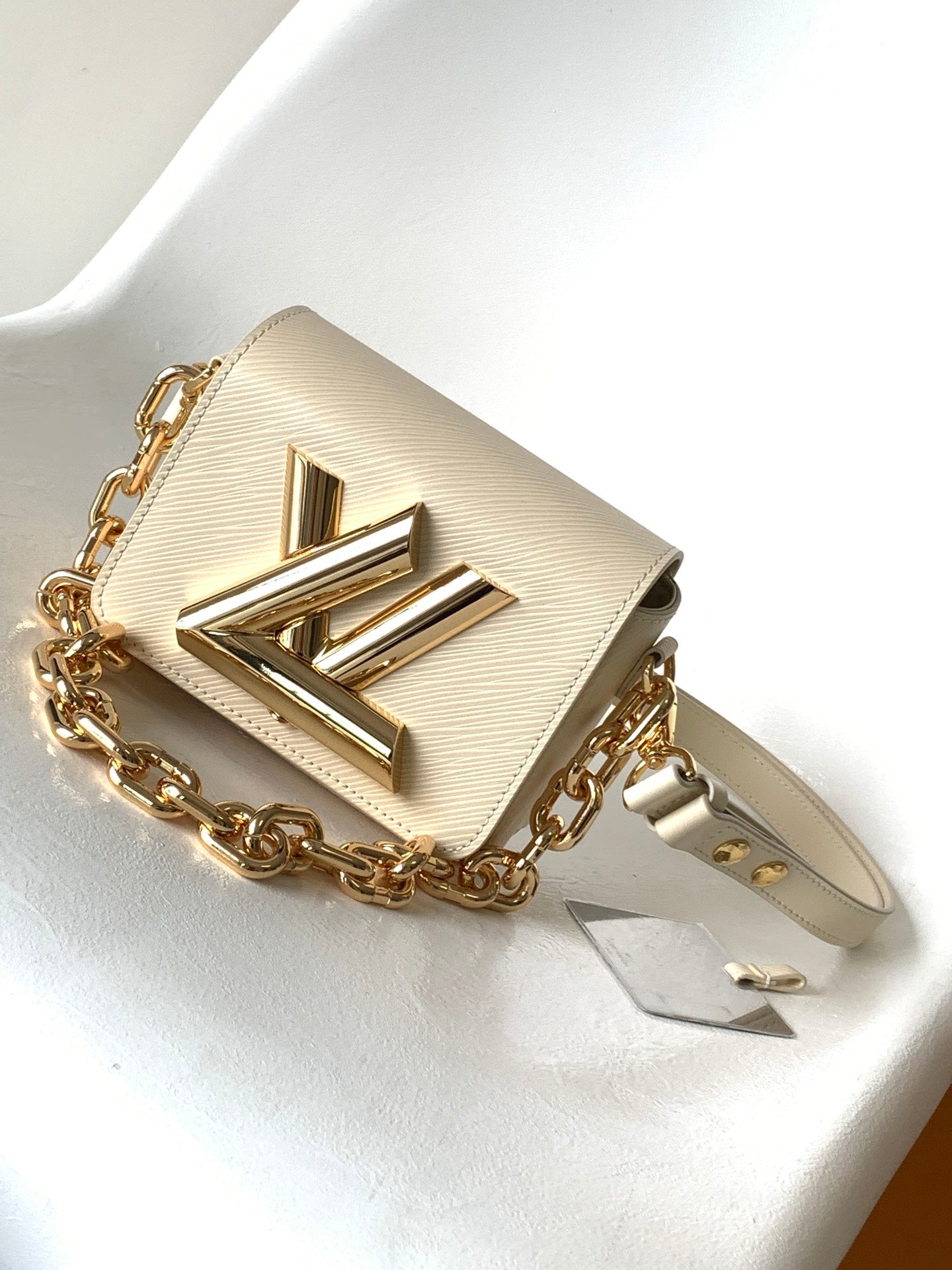 Louis Vuitton Twist Lock XL