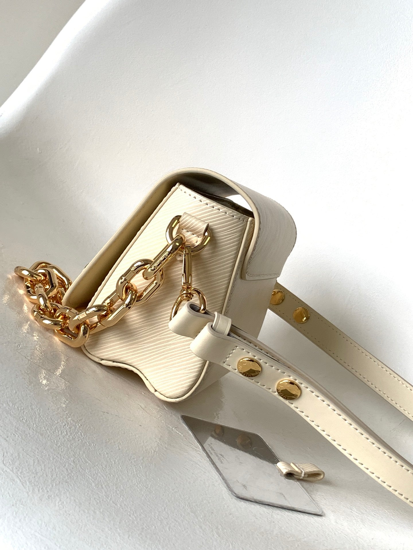 Louis Vuitton Twist Lock XL