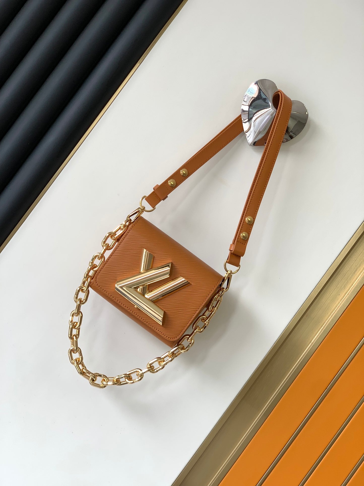Louis Vuitton Twist Lock XL