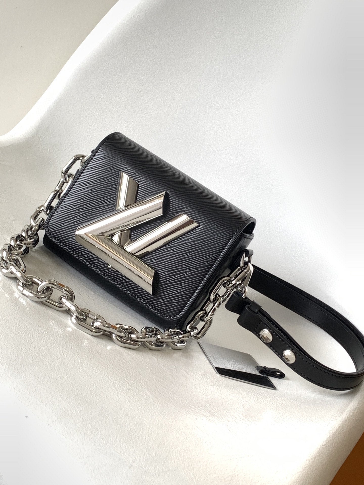 Louis Vuitton Twist Lock XL