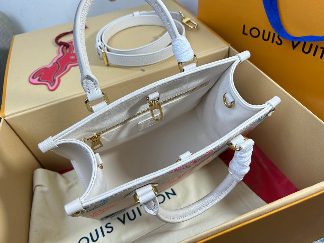 Louis Vuitton Onthego PM Flower Pattern