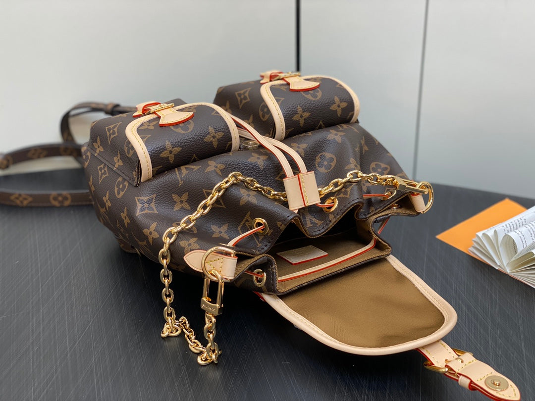 Louis Vuitton Excursion PM