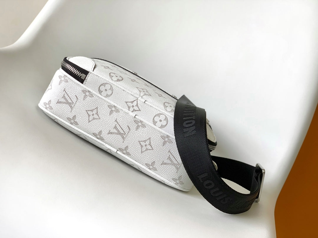 Louis Vuitton Alpha Messenger