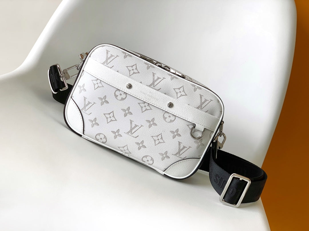 Louis Vuitton Alpha Messenger