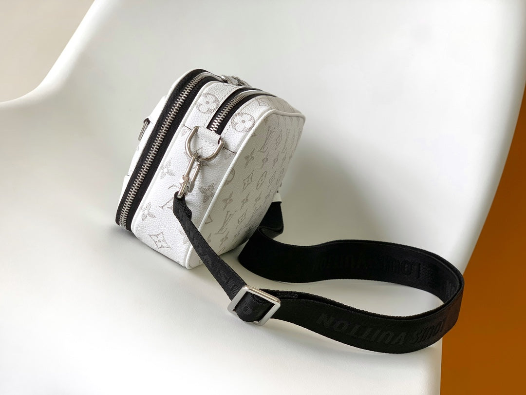 Louis Vuitton Alpha Messenger