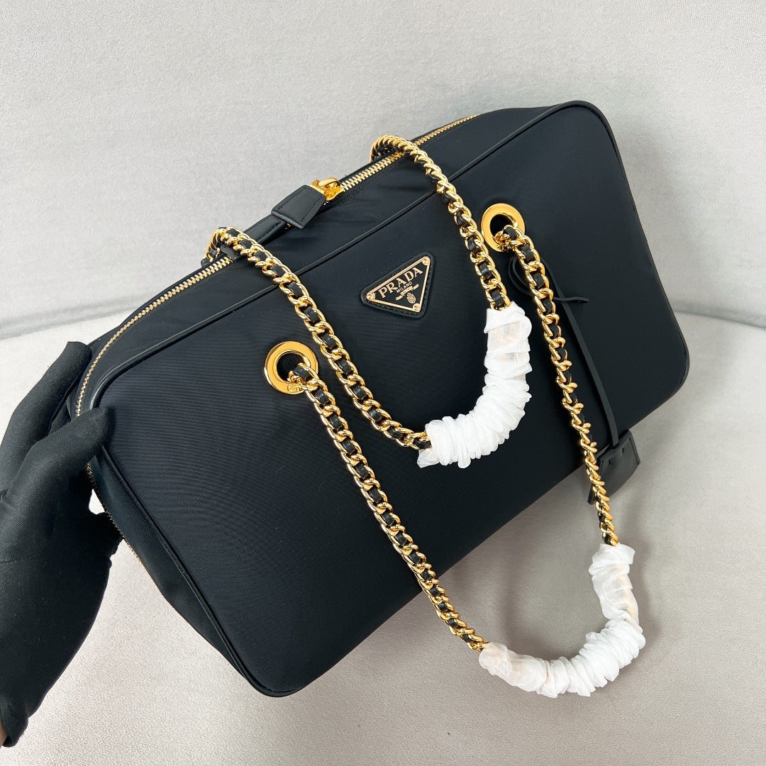 Prada Re-Edition 1978 large Re-Nylon and Saffiano