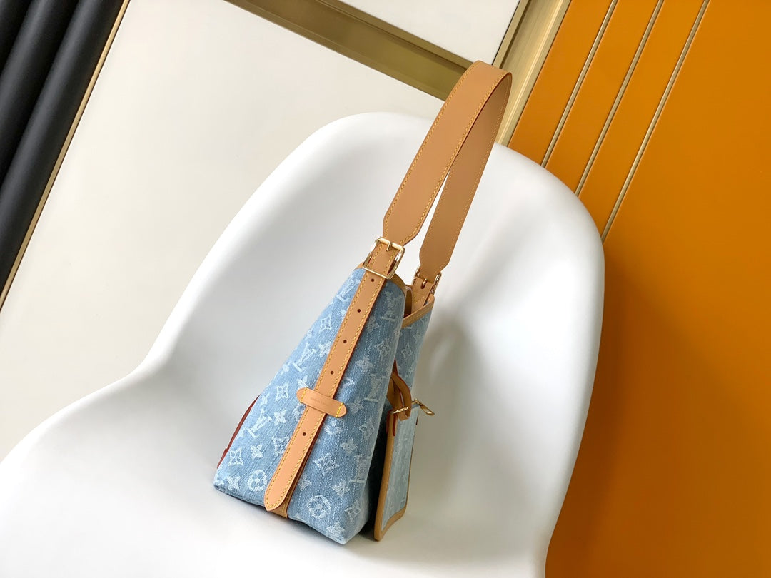 Louis Vuitton CarryAll PM