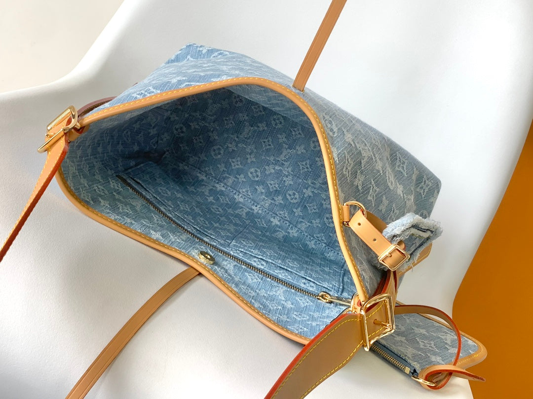Louis Vuitton CarryAll PM