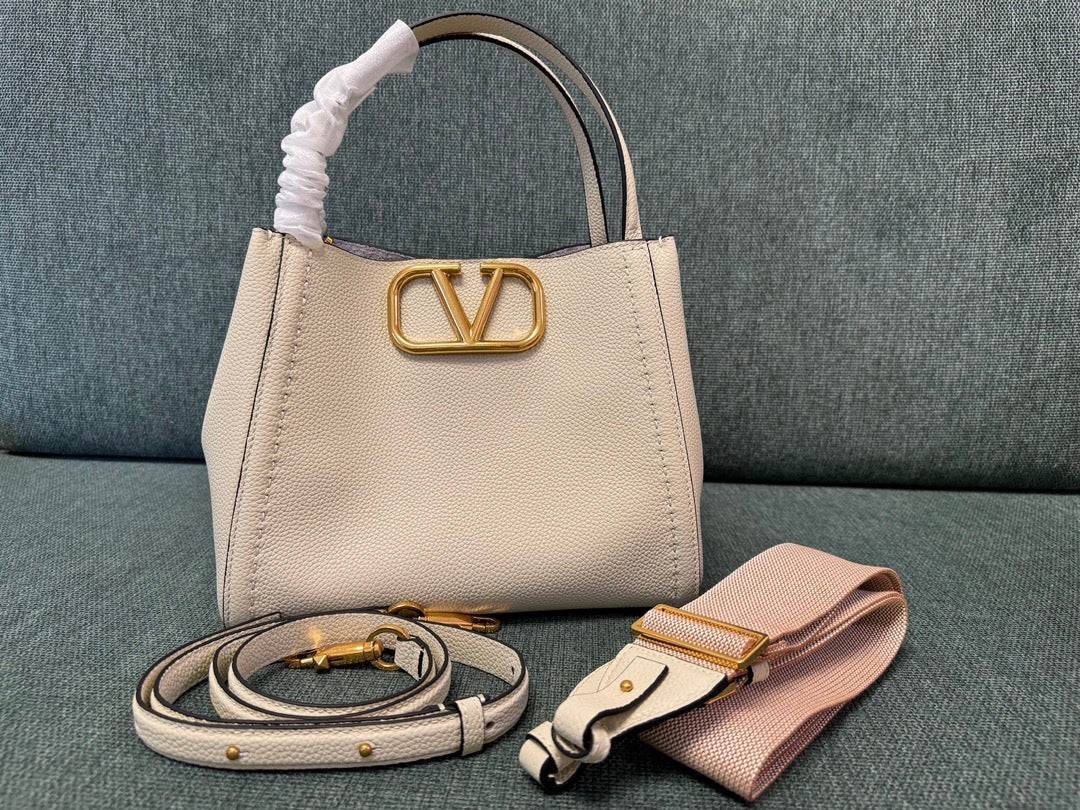 Valentino Garavani handbag medium