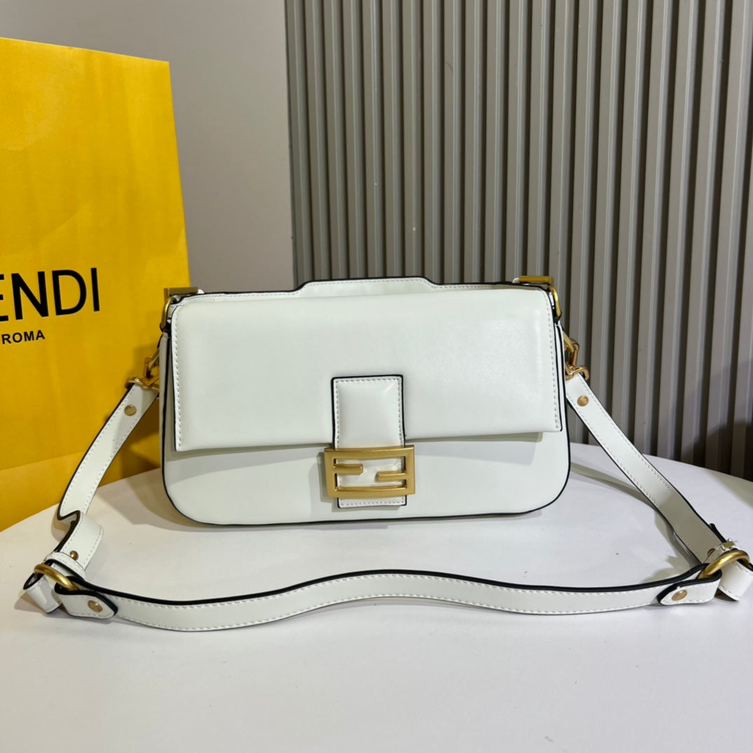 Fendi Baguette Top handle Leather Shoulder bag