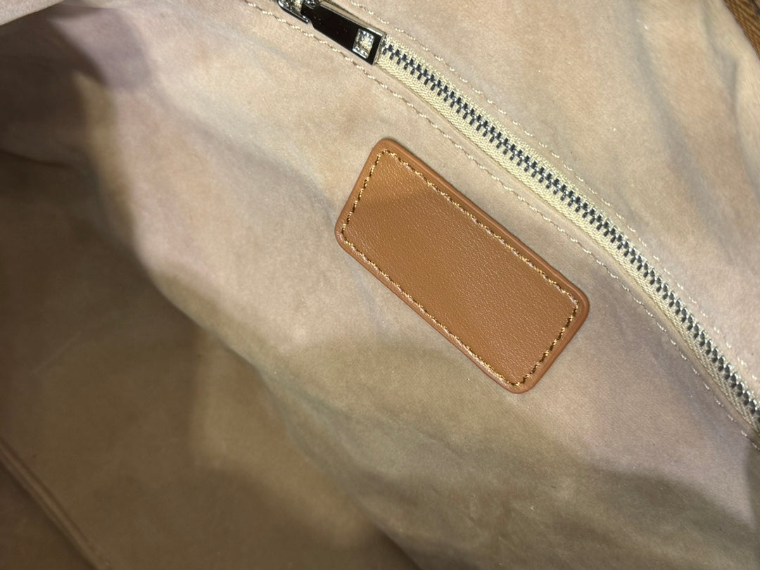 Bottega Veneta Chain leather bag