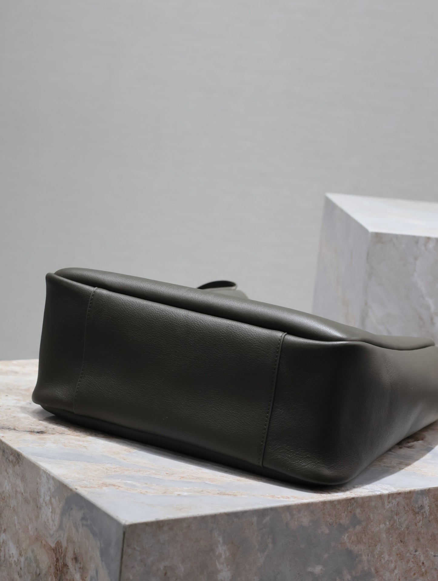 YSL Le 5 A 7 Hobo bag