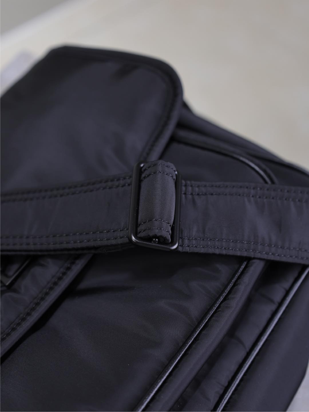 YSL Niki 28 cm Nylon