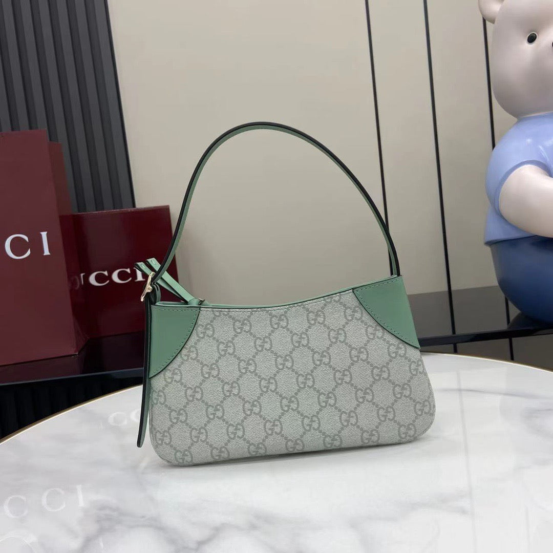 Gucci GG Emblem small shoulder bag