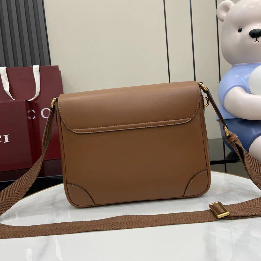 Gucci GG medium crossbody bag