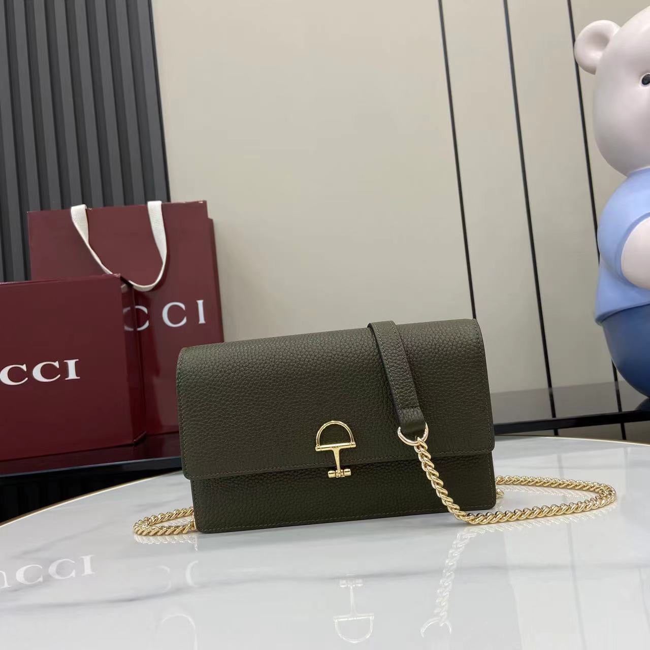 Gucci Softbit continental Chain wallet
