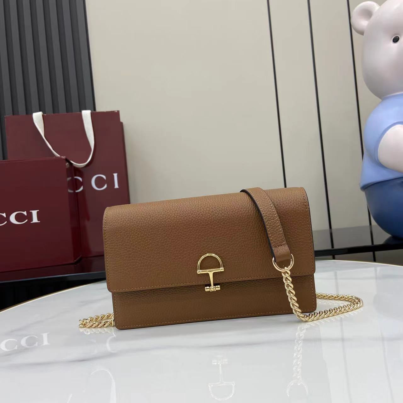 Gucci Softbit continental Chain wallet