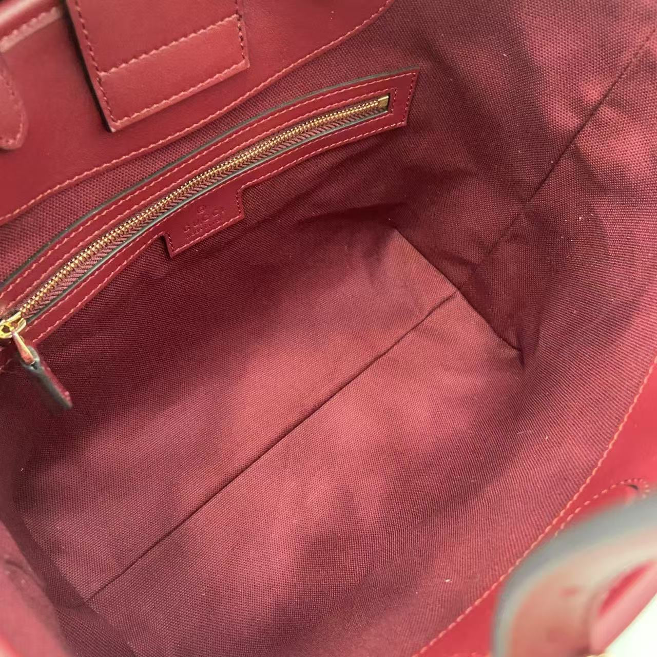 Gucci Emblem Large and medium leather tote bag