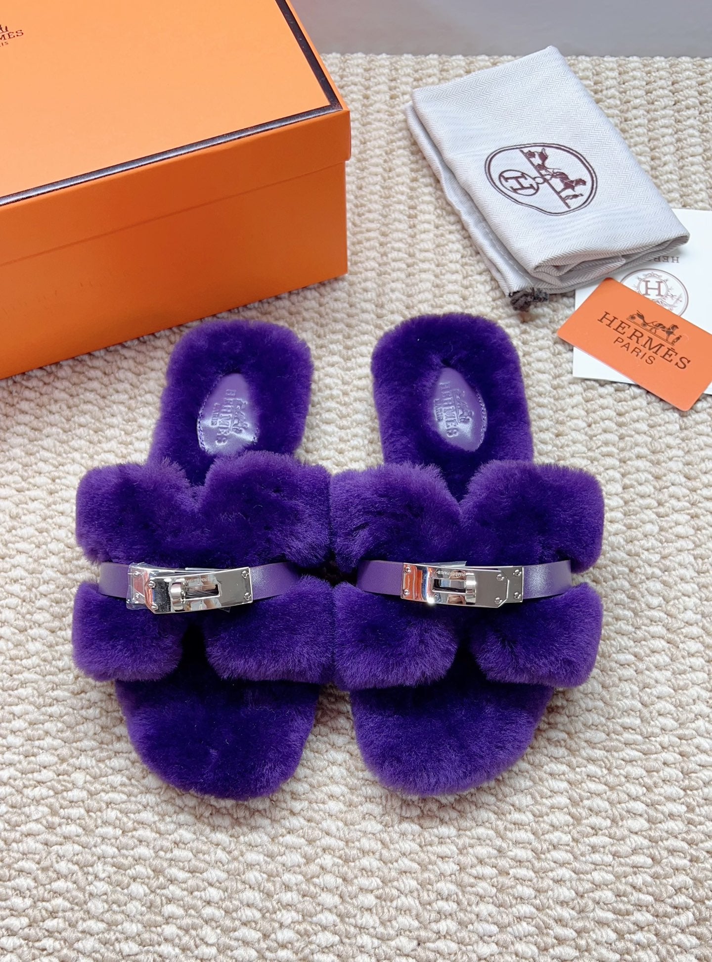 Hermes Fluffy Slippers
