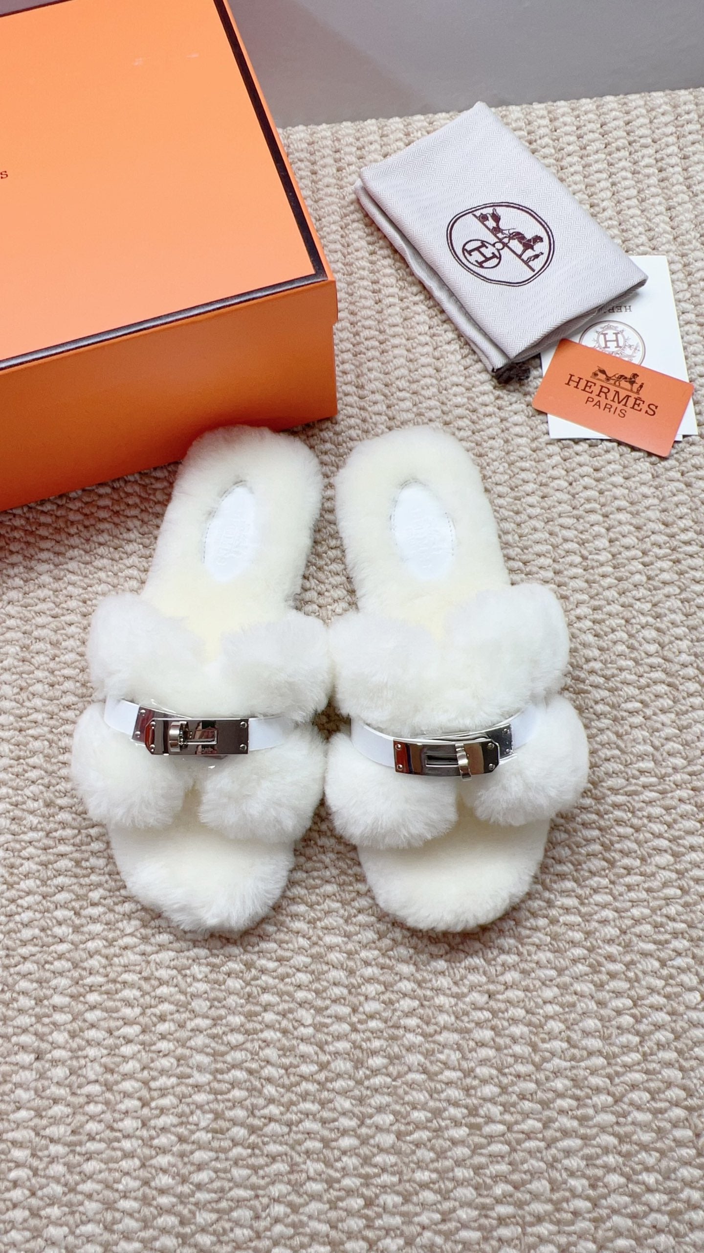 Hermes Fluffy Slippers