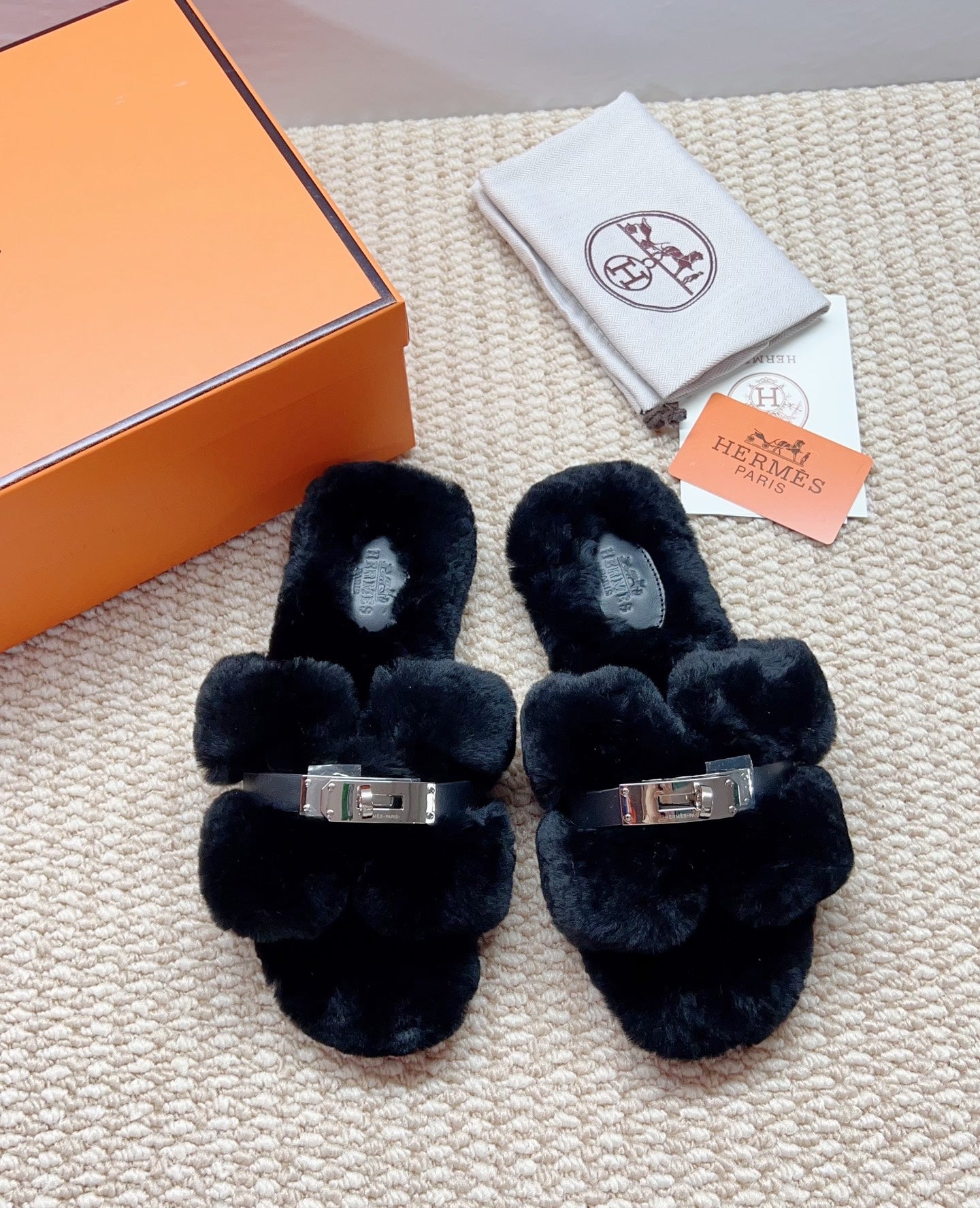 Hermes Fluffy Slippers