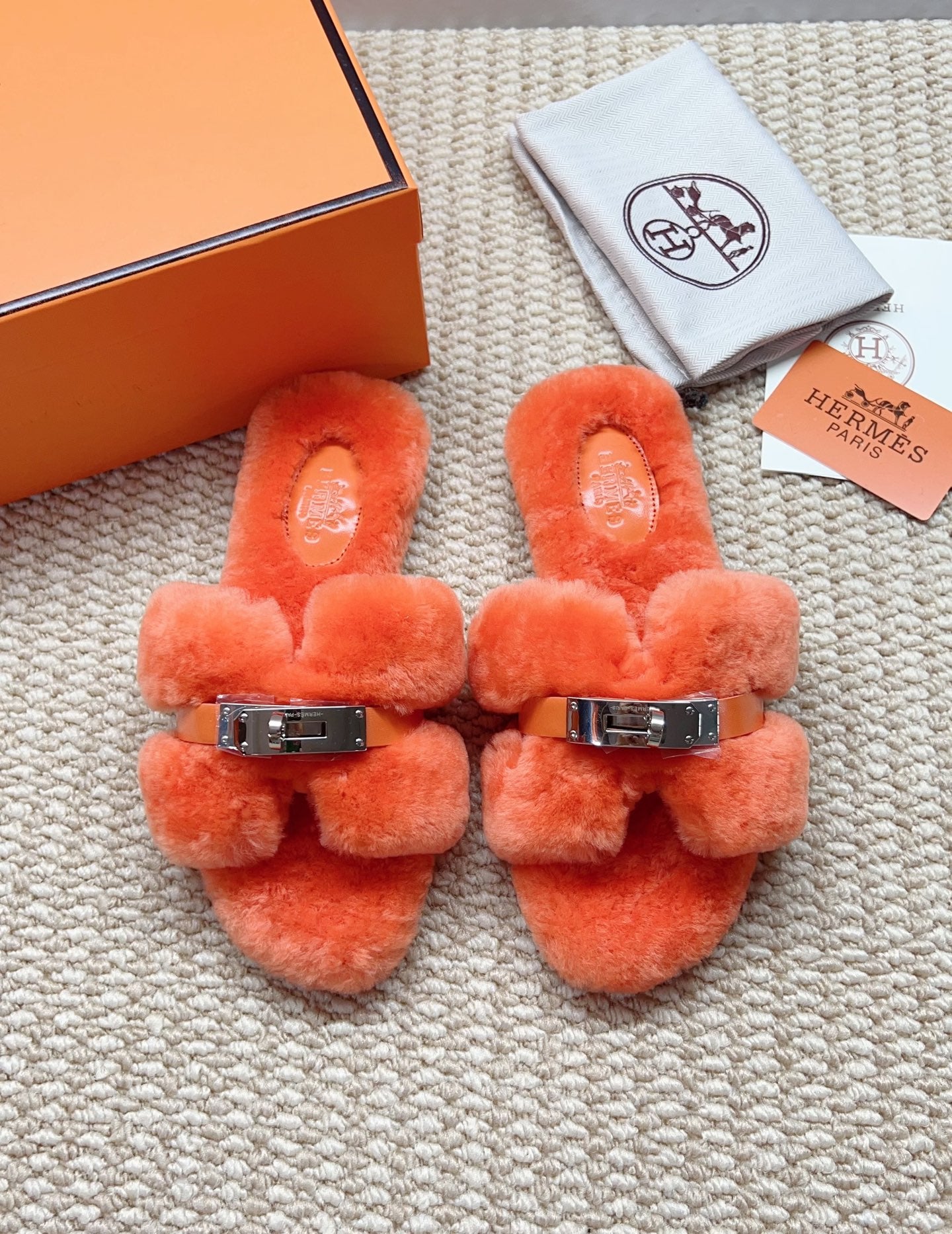 Hermes Fluffy Slippers