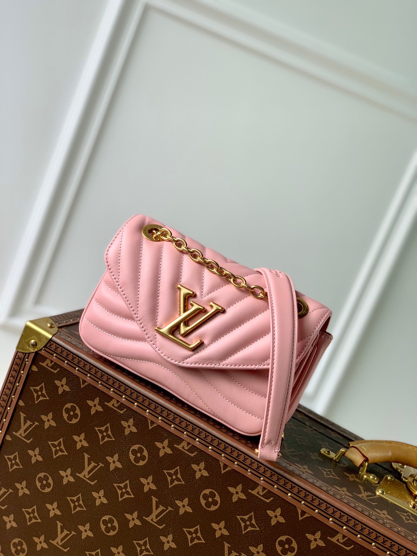 Louis Vuitton New Wave Chain Bag