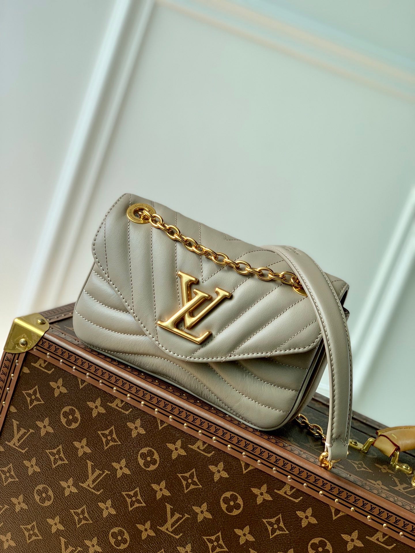 Louis Vuitton New Wave Chain Bag